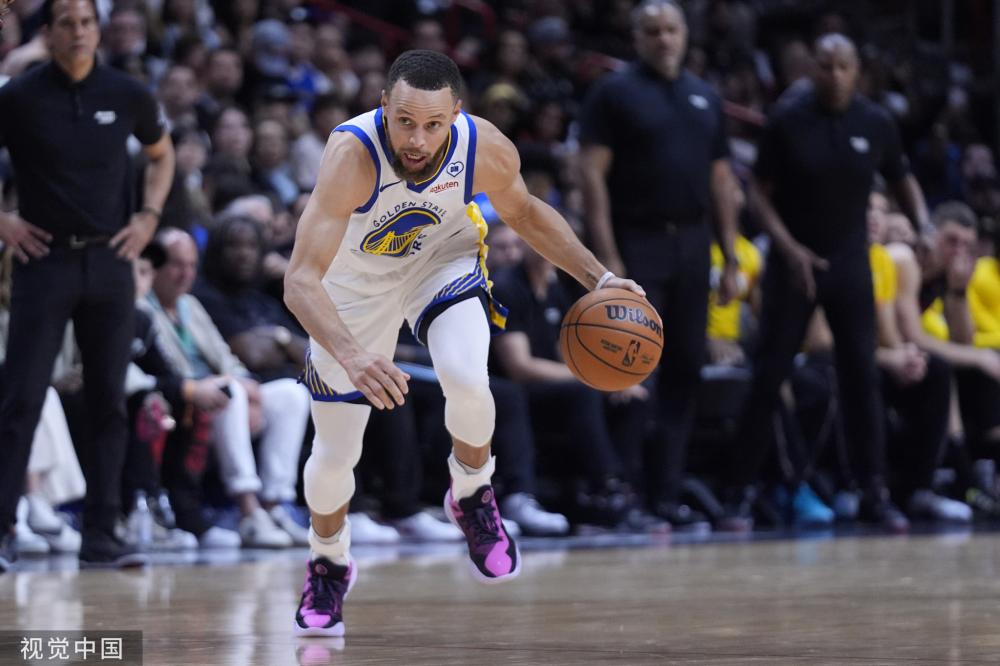 与当地粉丝 与当地粉丝