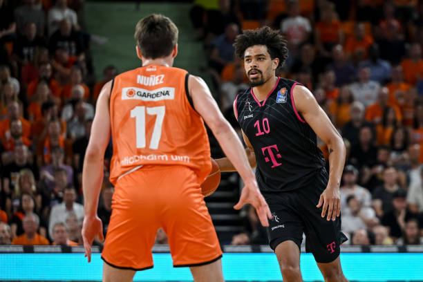 塞罗那阵中 塞罗那阵中