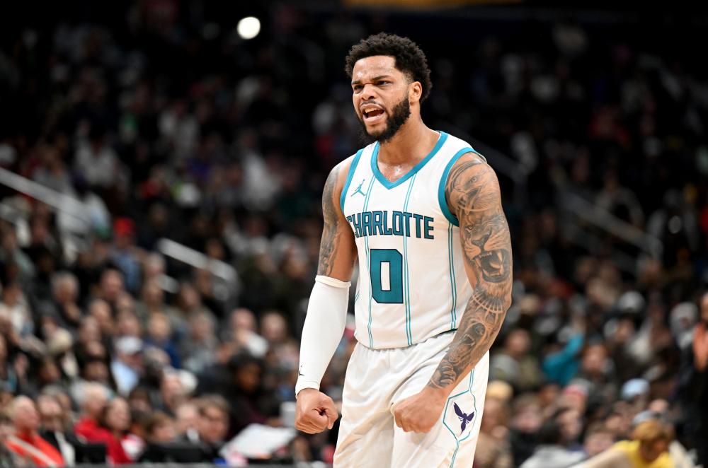 受采访时强 受采访时强